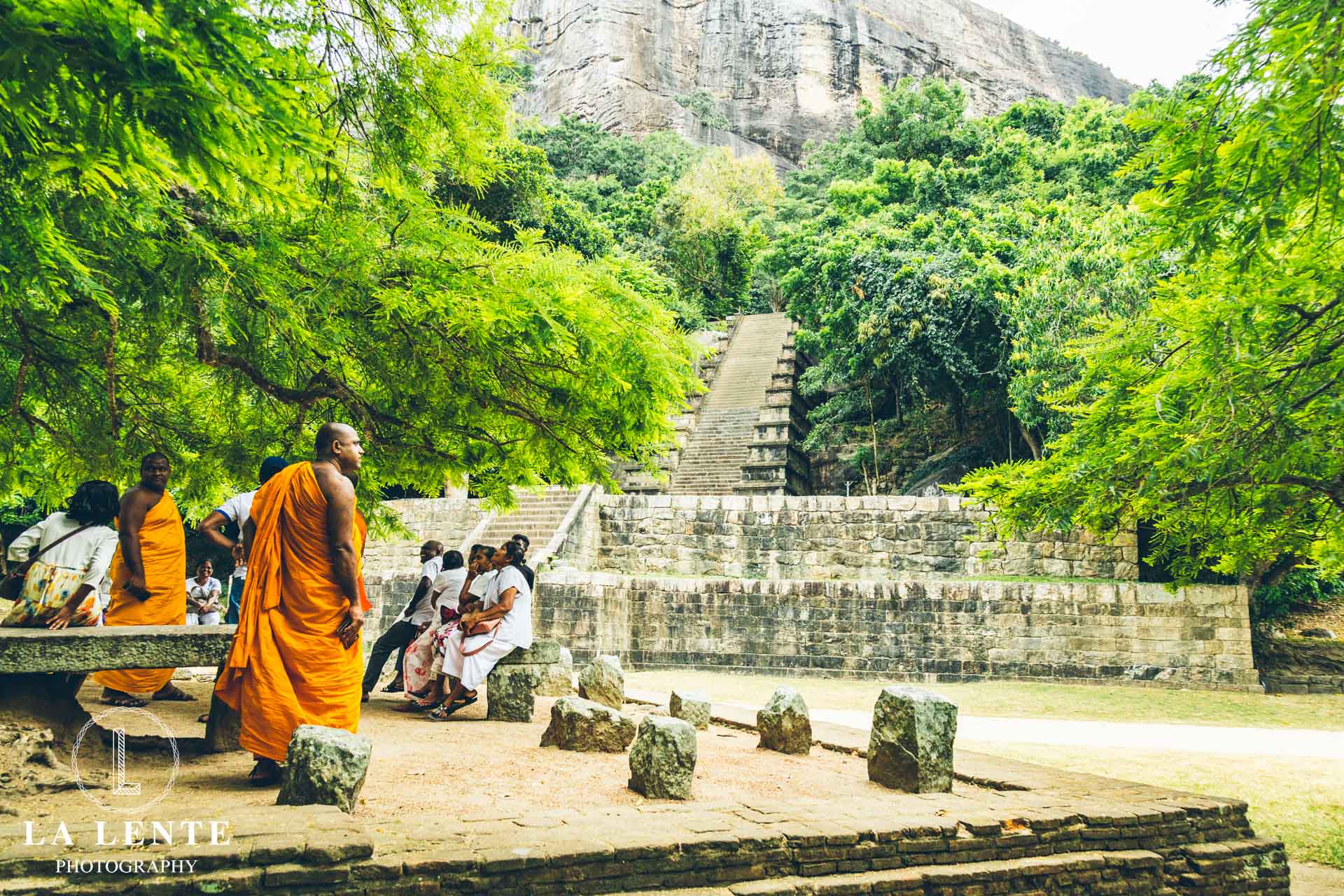 People in front of Yapahuwa Rock Fortress in Sri Lanka